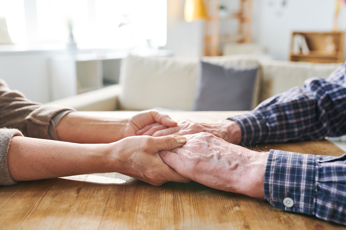 5 Signs That It’s Time to Move Aging Parents into Assisted Living - The Selfhelp Home